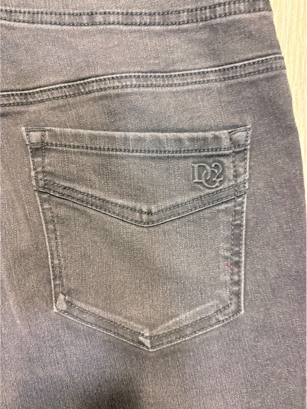 DG2 Black Denim High Rise Flare Jeans Women’s Size 10 Faded Grunge 70s Inspired - Picture 5 of 5